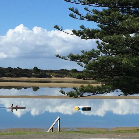 Отель Pohutukawa Bach Фангареи Экстерьер фото