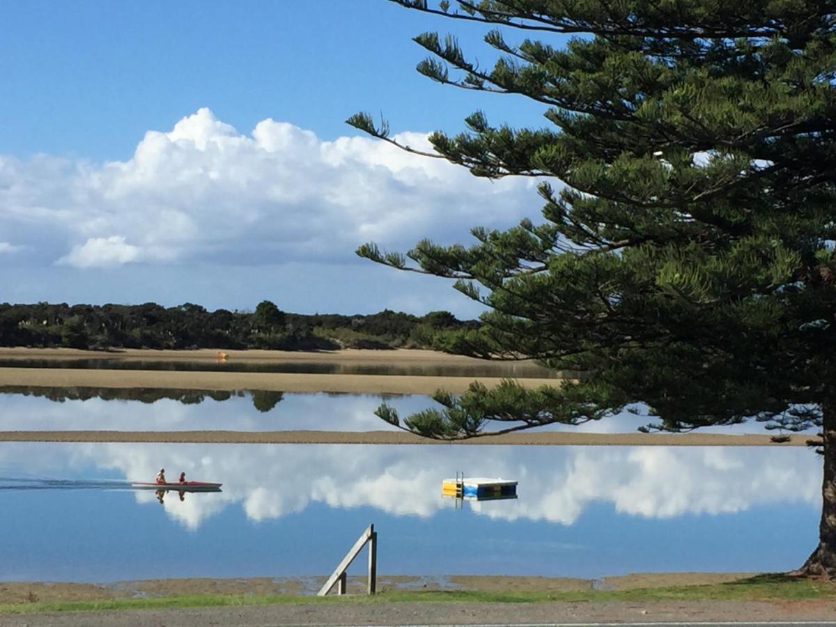Отель Pohutukawa Bach Фангареи Экстерьер фото