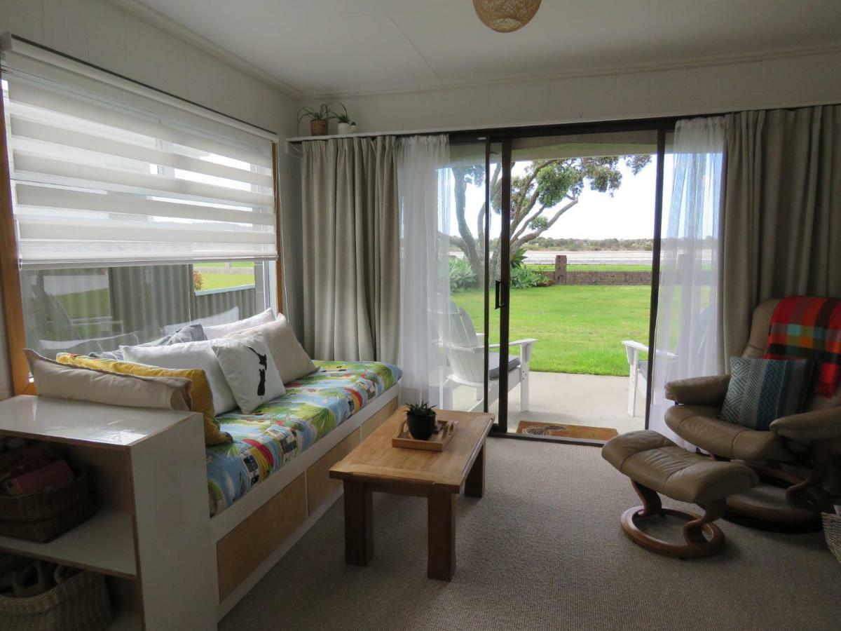 Отель Pohutukawa Bach Фангареи Экстерьер фото